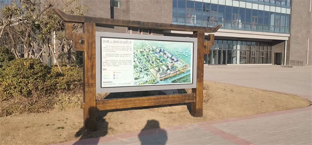 百色仿木纹宣传栏生产厂家